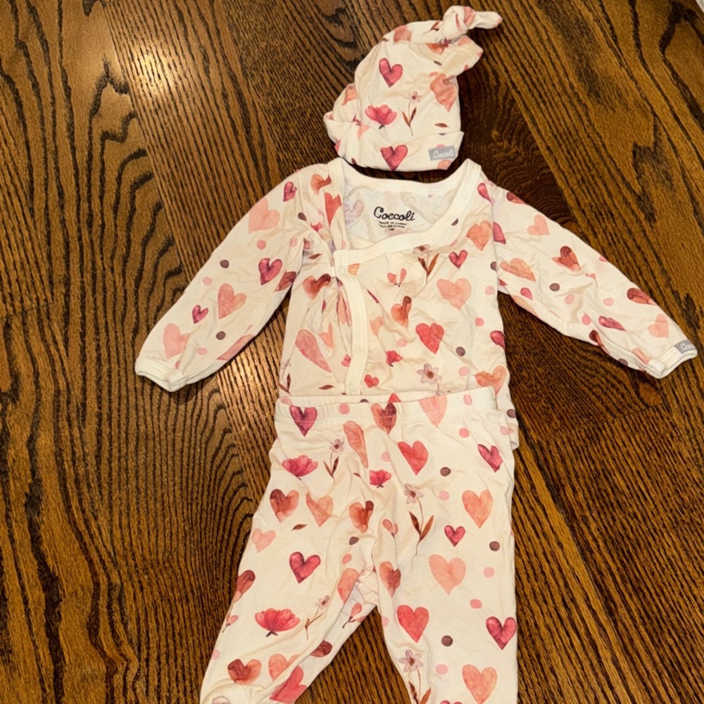 Coccoli Heart & Floral Patterned Kids Footie Set Valentine’s Day!!!